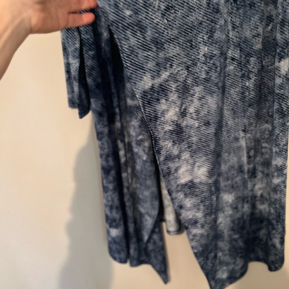 Peter Nygard SP Blue & White Waterfall Cardigan – EUC - Picture 4 of 6